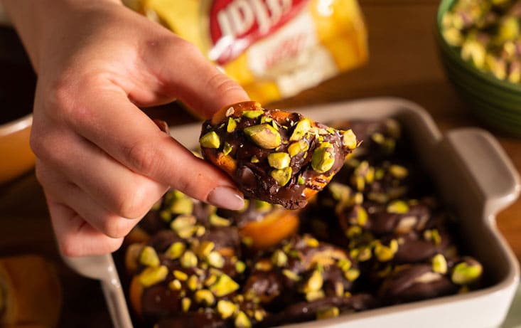 Luksuriøs Gifflar-vanilje med mørk sjokolade og pistasjnøtter - Oppskrifter | Pågen