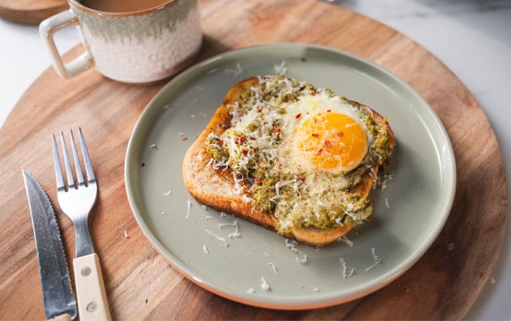 Pestoegg på Lantgoda surdeigsbrød  - Oppskrifter | Pågen