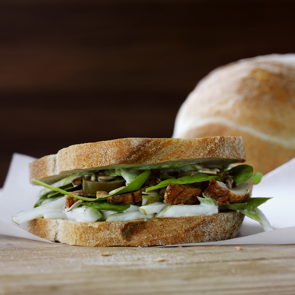 Kyllingsandwich med pære- og sellerispread